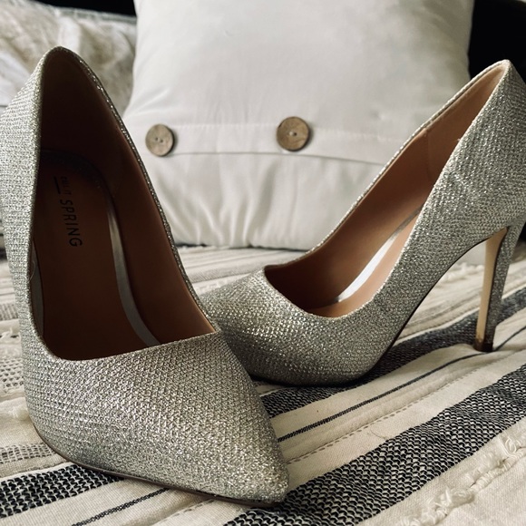 Silver heels - Picture 1 of 5